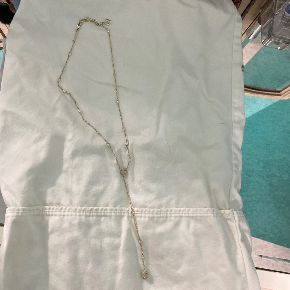 Kendra Scott necklace